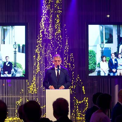 400x400 Techniek schermen kerstboomkopie 400x400 Techniek schermen kerstboomkopie
